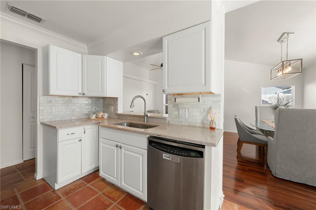 15068 Cloverdale DR photo 14