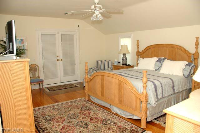 590 Lake DR photo 10