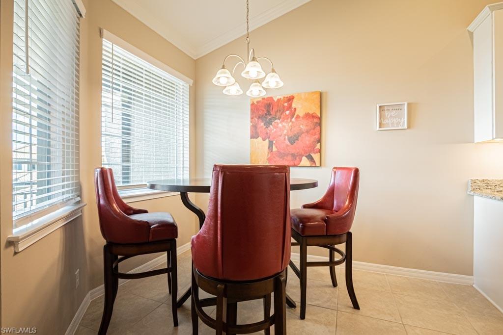 eat-in with view of front porch