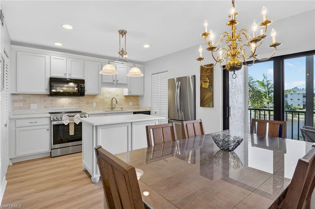 788 PARK SHORE DR B22 photo 11