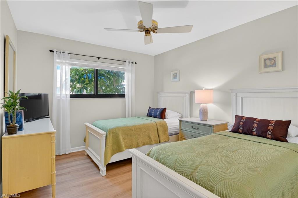 Guest Bedroom with Twin Beds