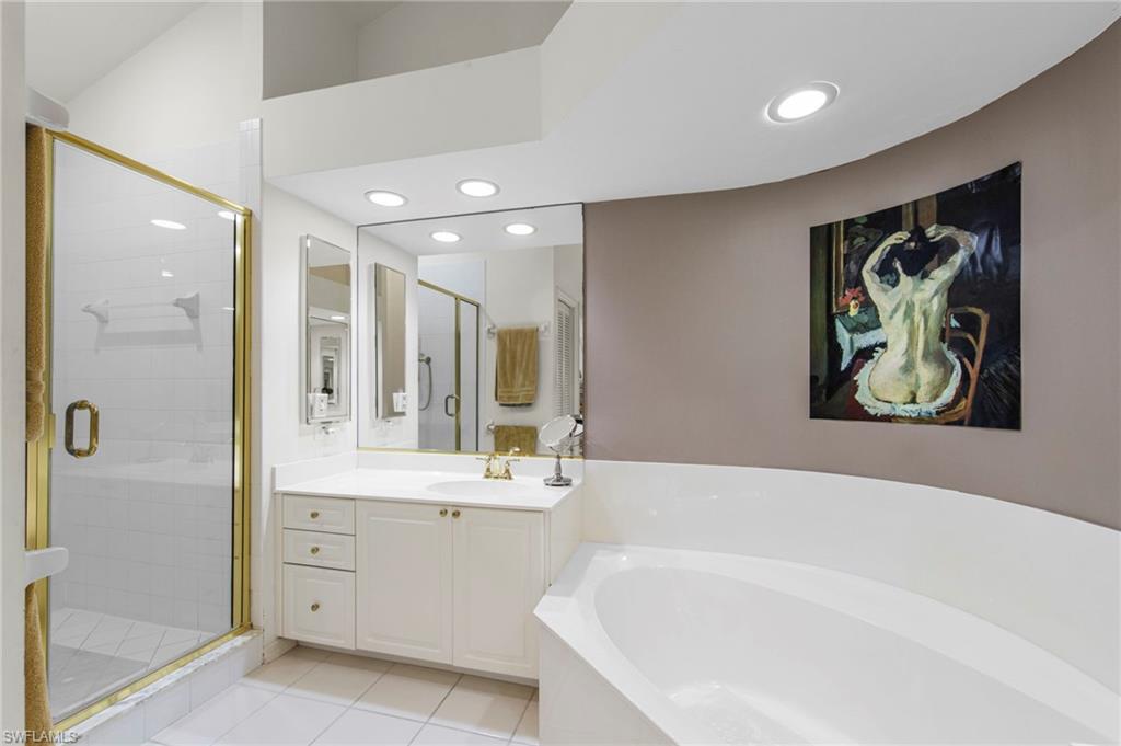 26290 Devonshire CT 201 photo 13