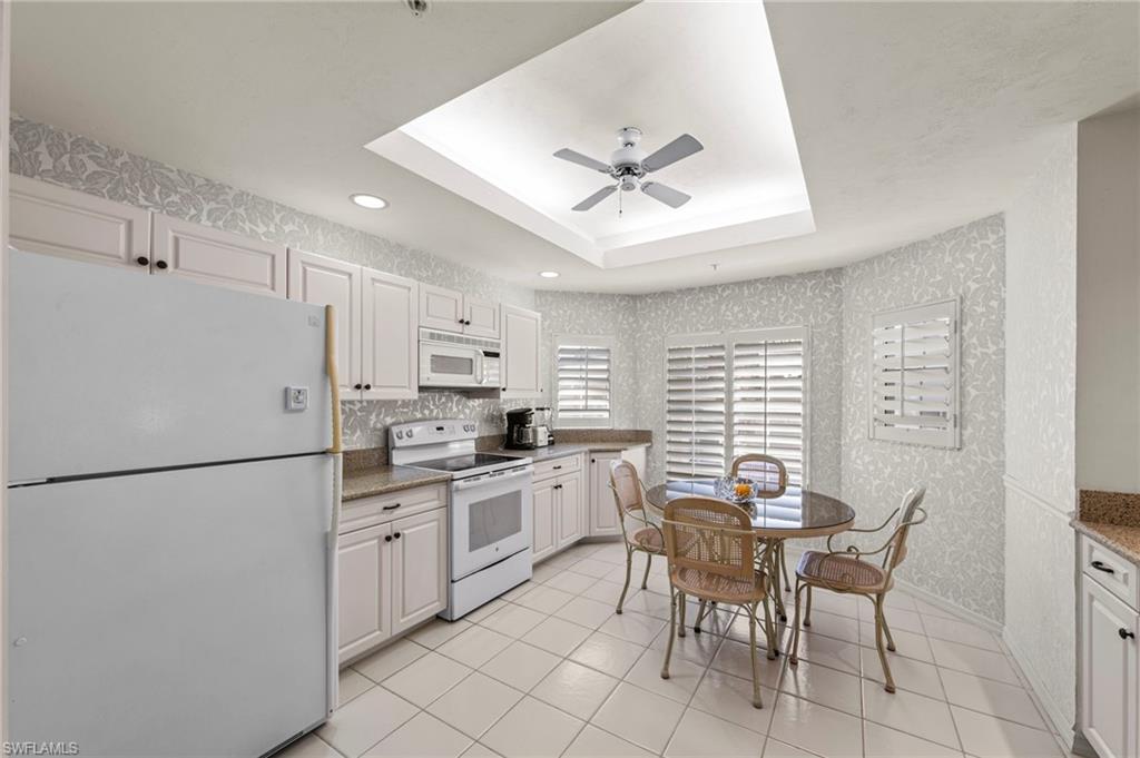 26290 Devonshire CT 201 photo 9