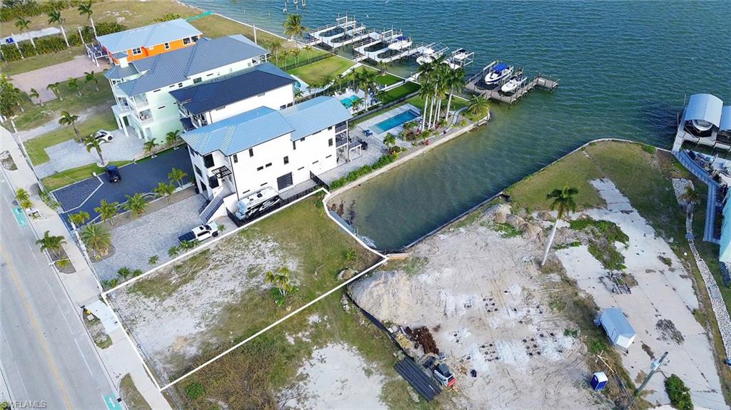 475 Estero BLVD photo 6