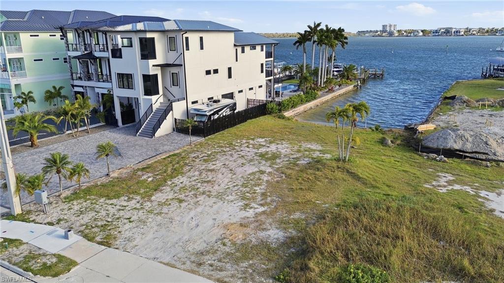475 Estero BLVD photo 7