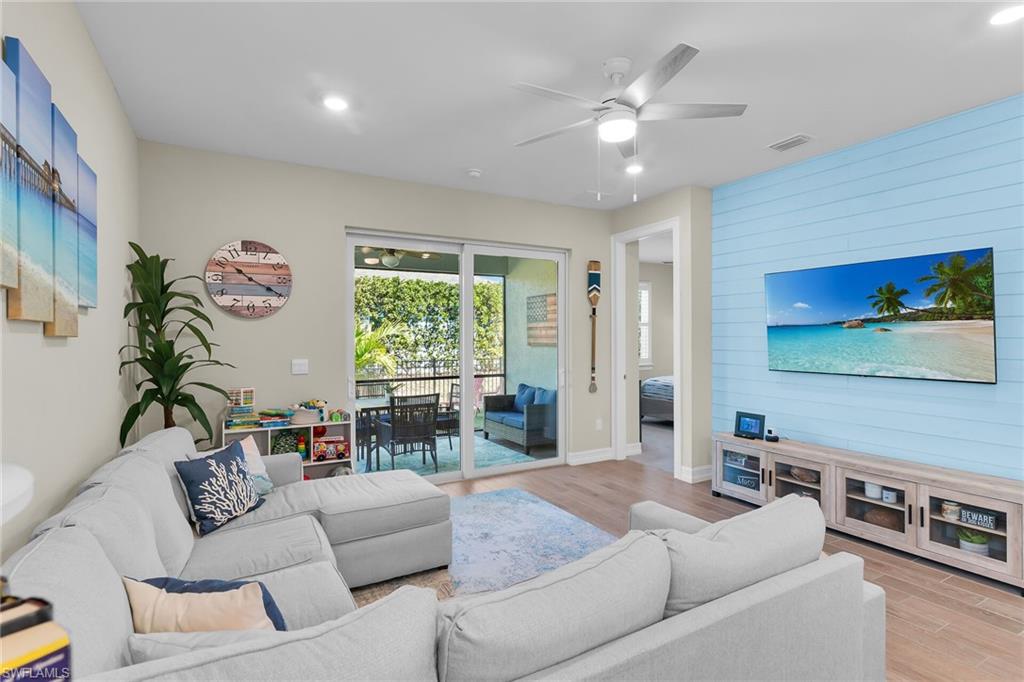 1035 Enbrook LOOP photo 9