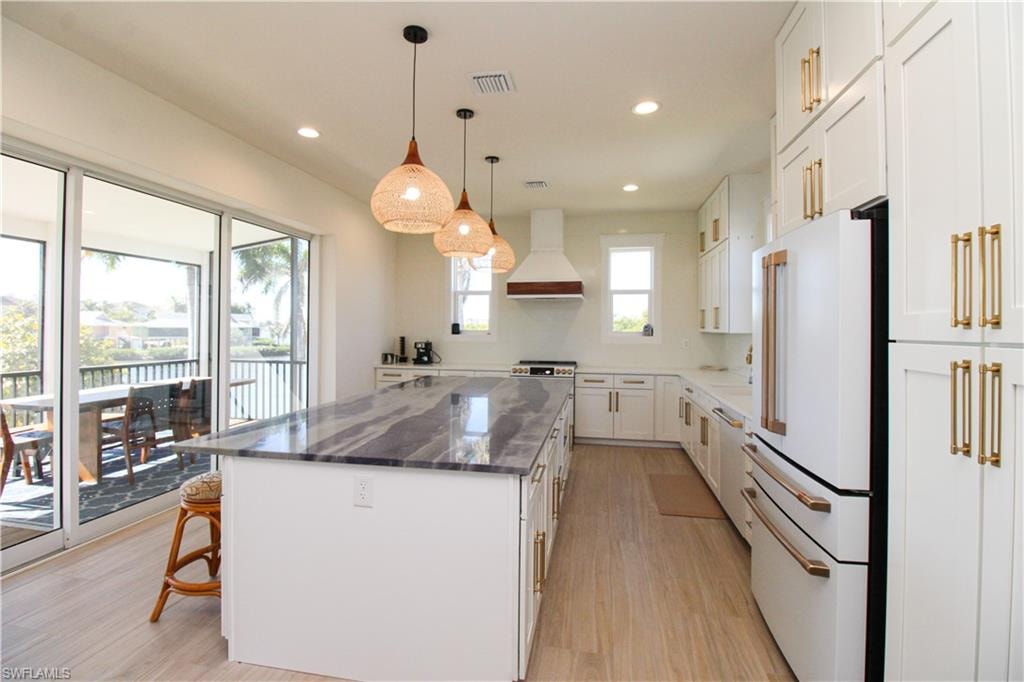 4879 Esplanade ST photo 20