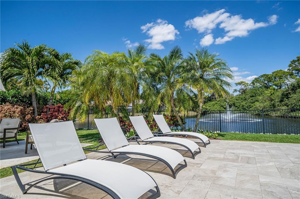 Lounge deck