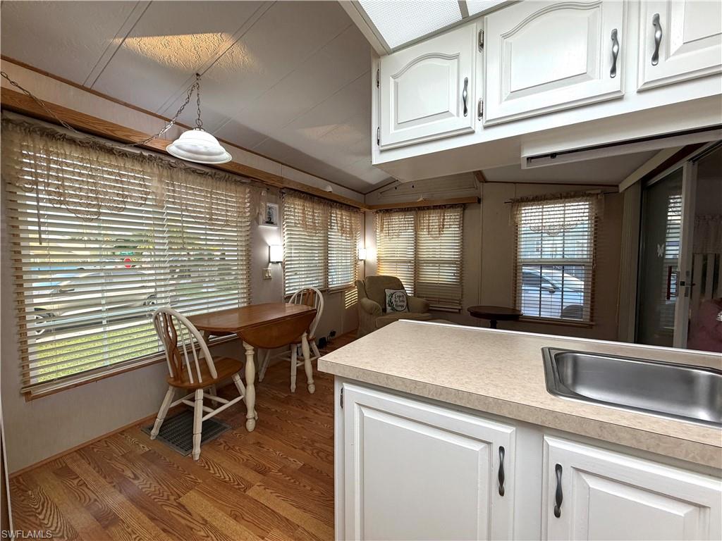 4710 Split Log LN W photo 12