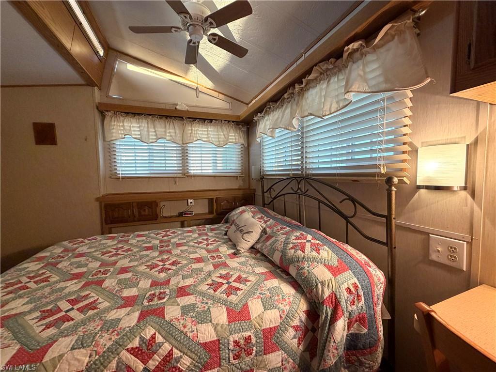 4710 Split Log LN W photo 18