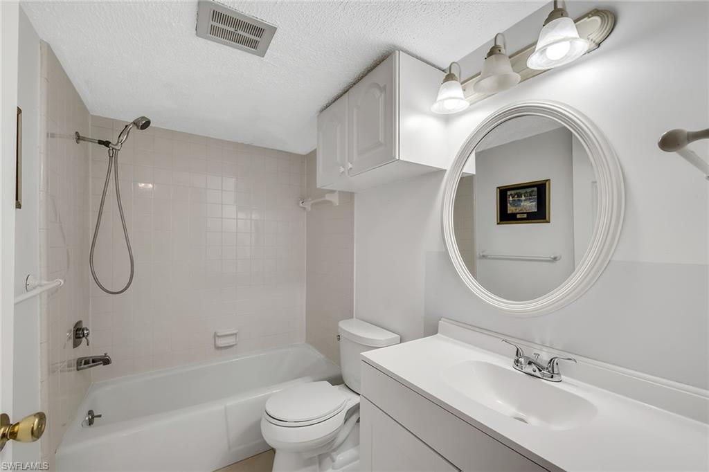 200 Valley Stream DR 3B photo 22