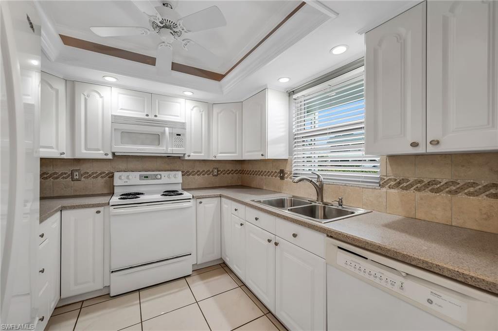 200 Valley Stream DR 3B