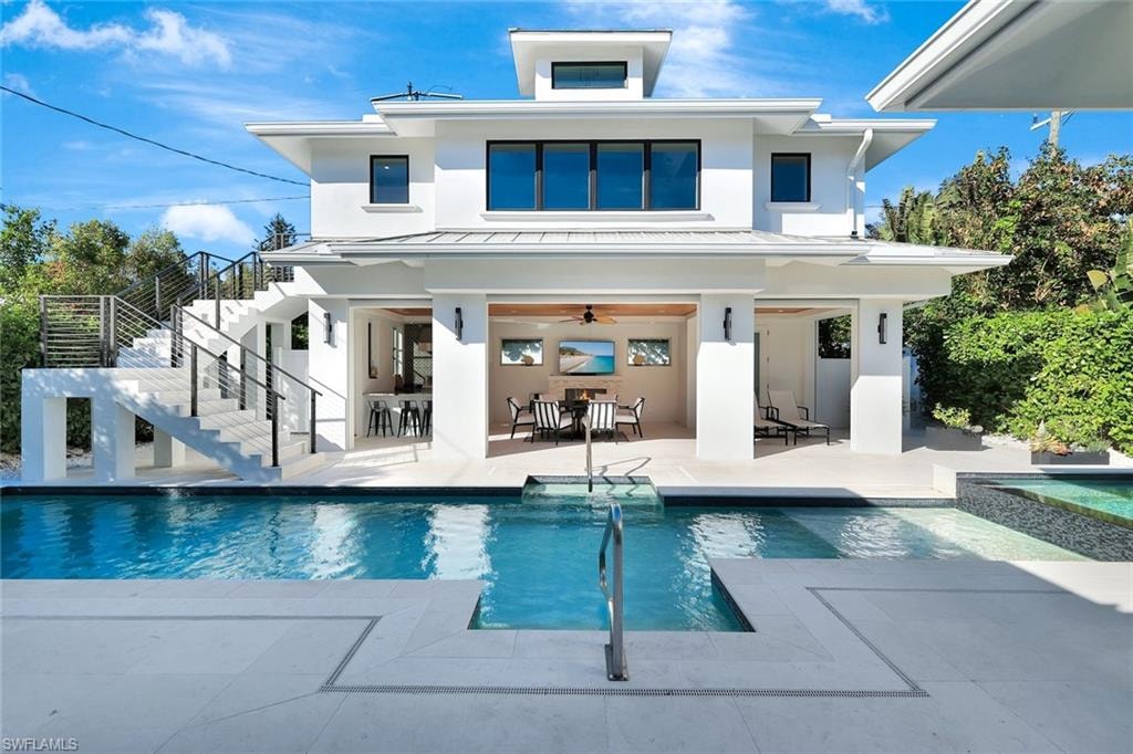 739 5th AVE N