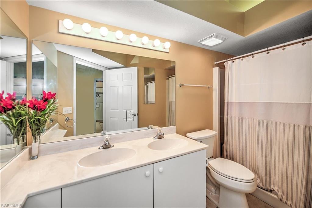 25741 Lake Amelia WAY 202 photo 19