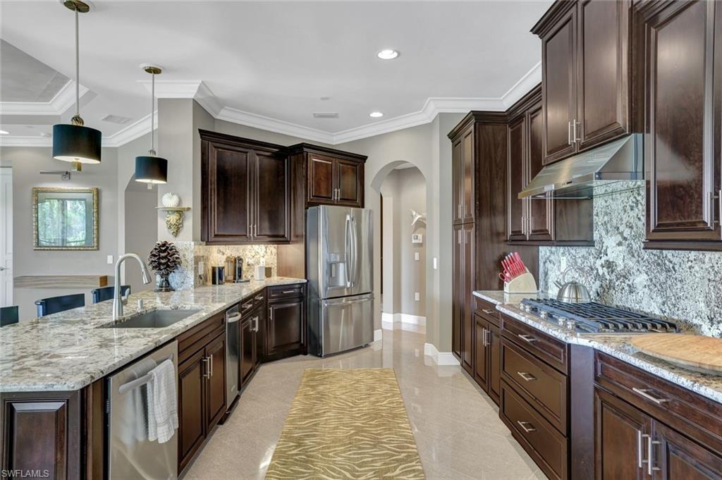 2772 Tiburon BLVD E 5-102
