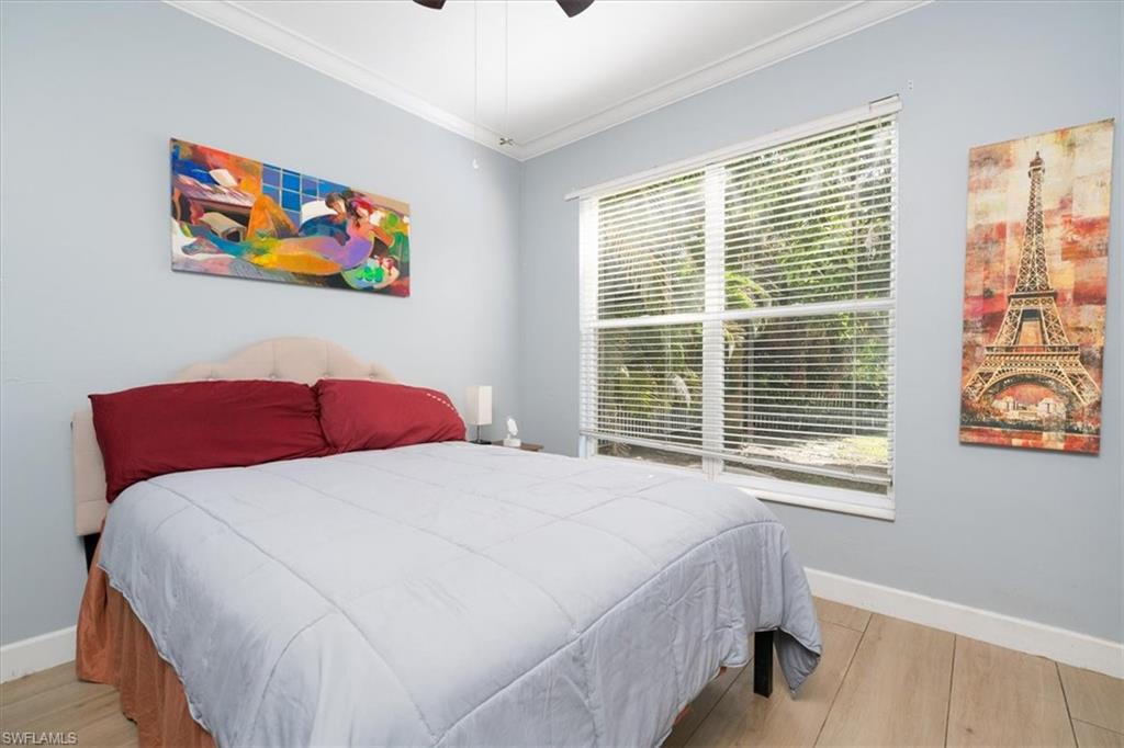 1sr Floor Bedroom or flex space - Home office or Den