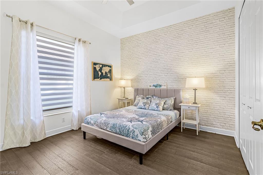 Guest Bedroom w/ Queen size bed and tv