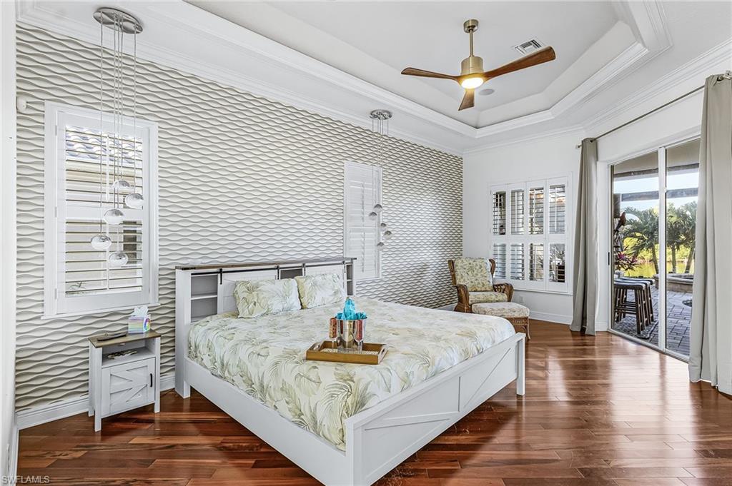 Primary Bedroom King size bed and w/ adjoining bathroom