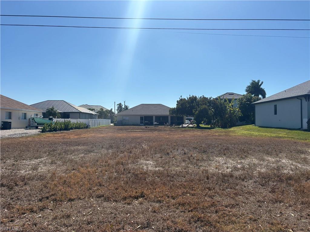 View of yard featuring a residential view