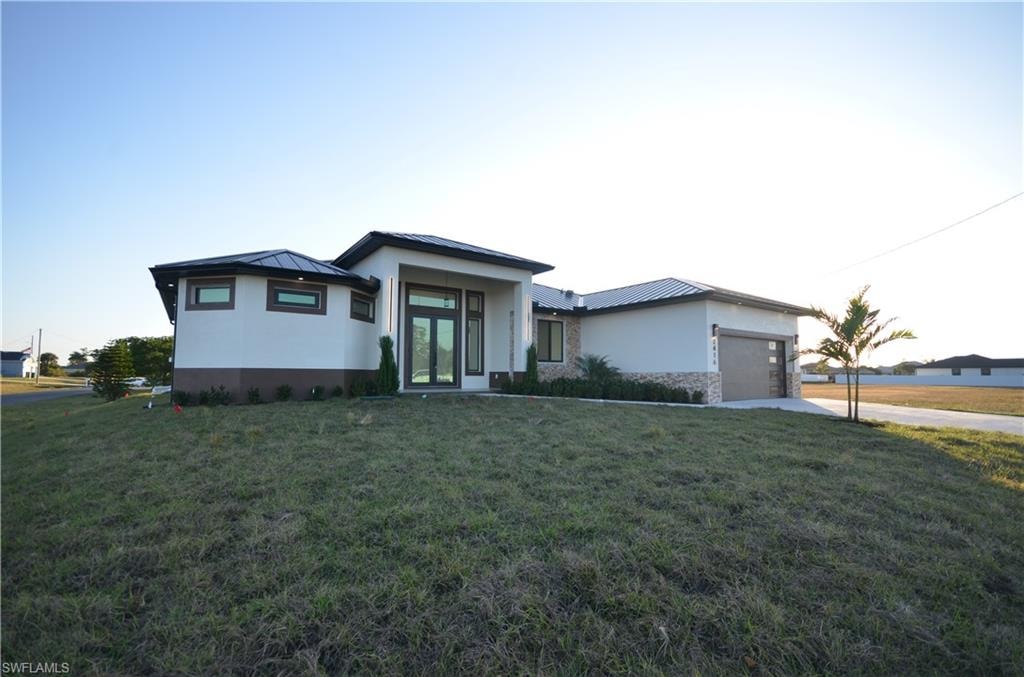 2416 Diplomat PKWY W