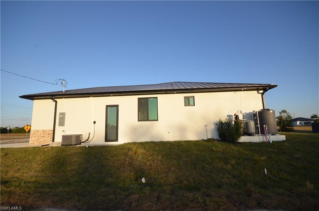 2416 Diplomat PKWY W photo 13
