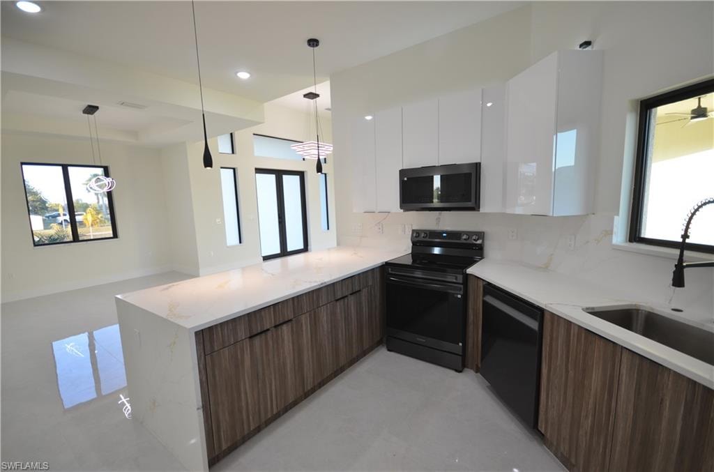 2416 Diplomat PKWY W photo 20