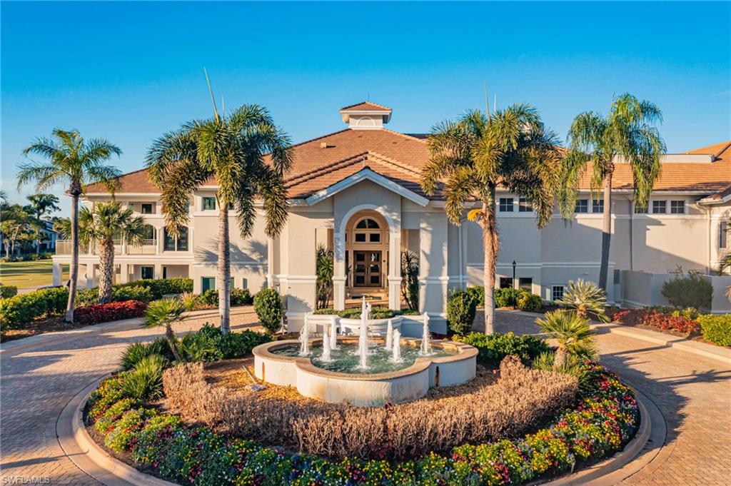 Olde Hickory Golf & Country Club Clubhouse