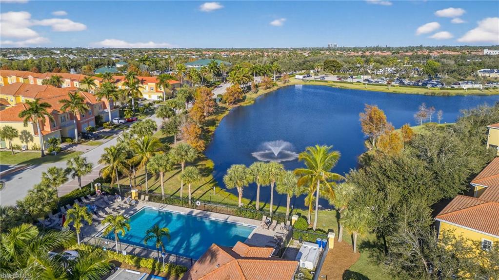 Bird's eye view of a pool, lake and fountain