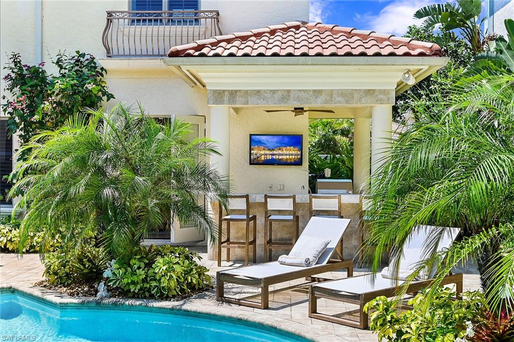 Outdoor Bar/Grill Area