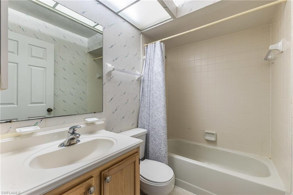 1427 SW 47th TER 202 photo 29
