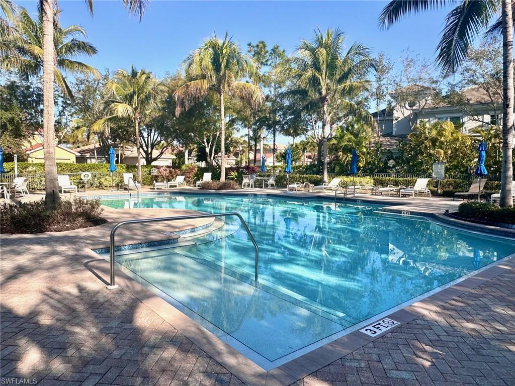 Varenna Pool