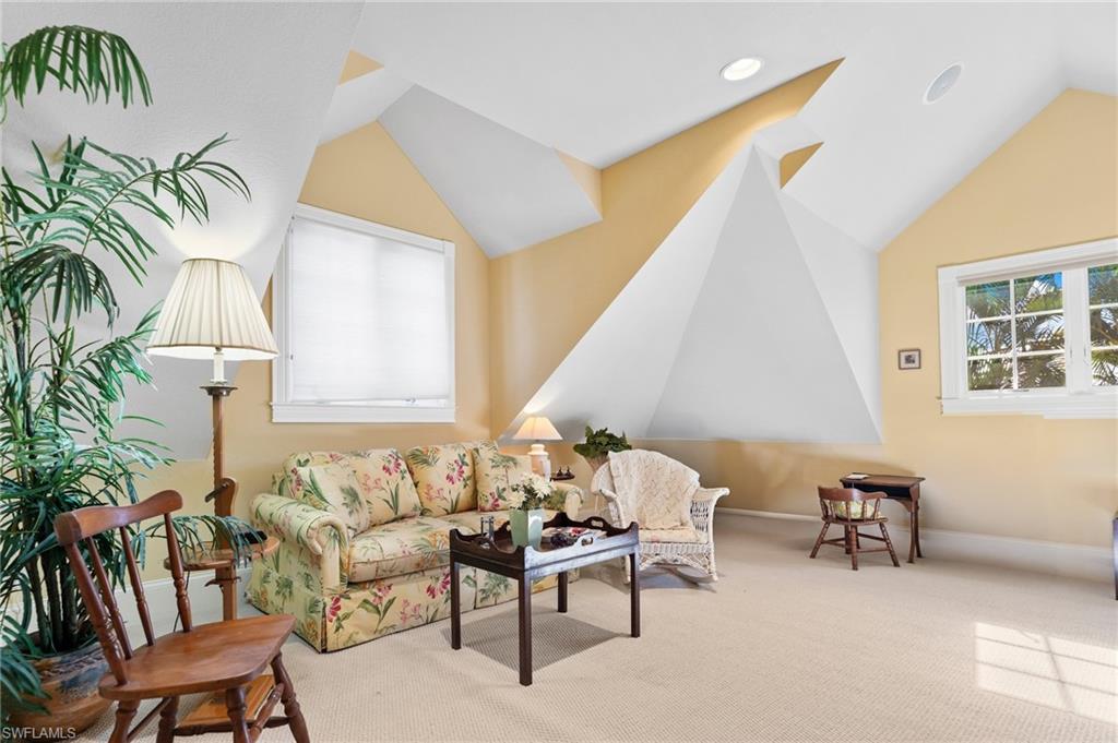 368 Hawser LN photo 14