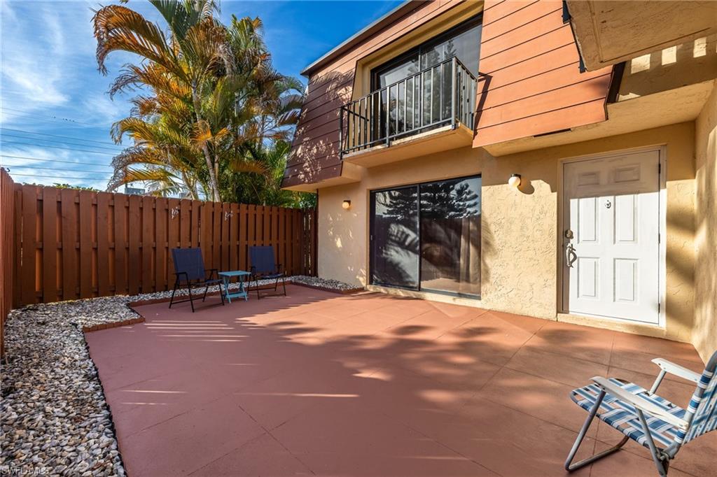 Patio / terrace with a patio and a fenced backyard