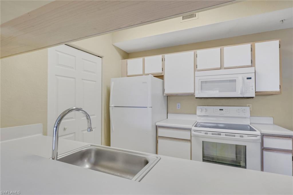 6321 Aragon WAY 206 photo 12