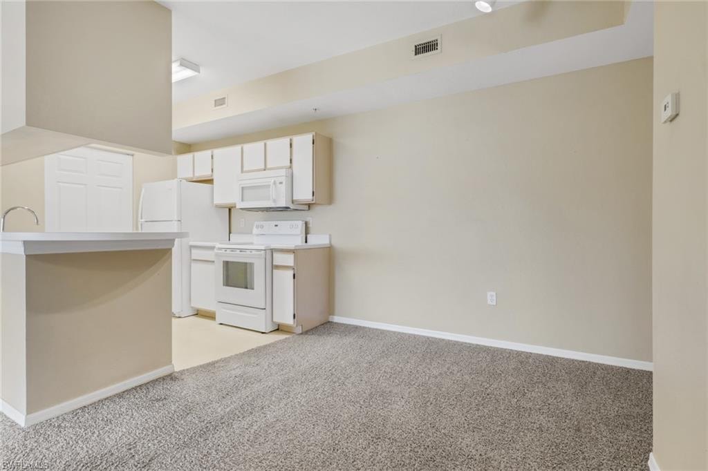 6321 Aragon WAY 206 photo 8