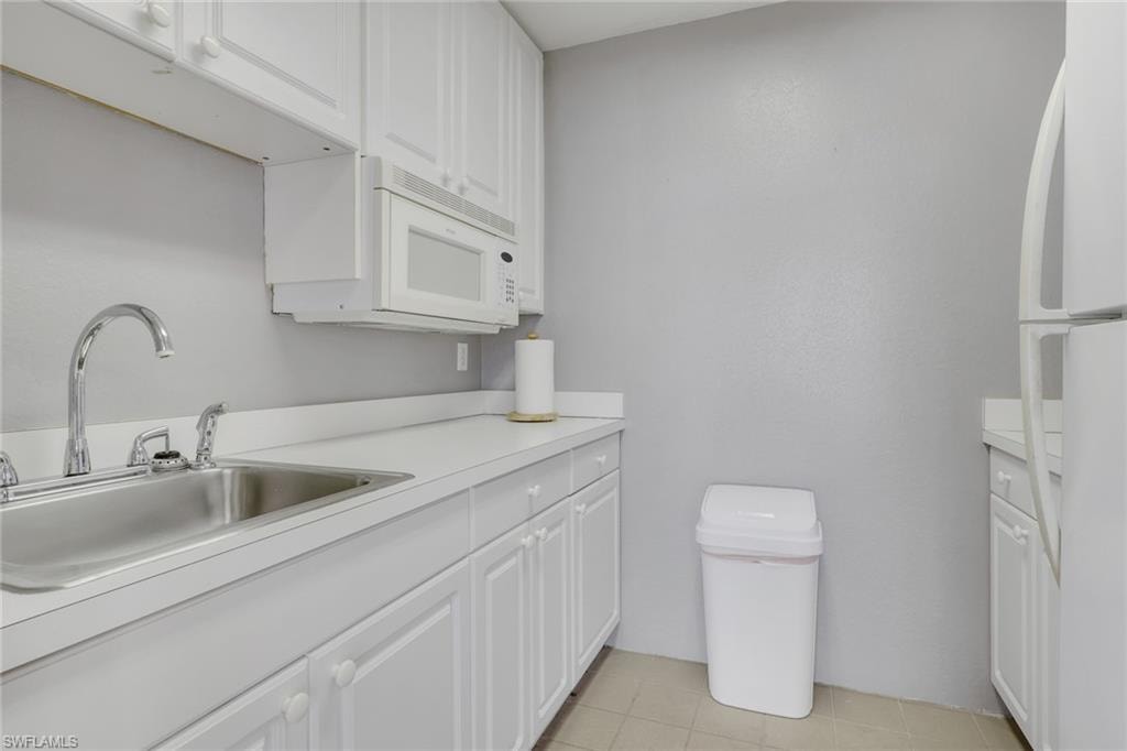 14801 Park Lake DR 104 photo 33