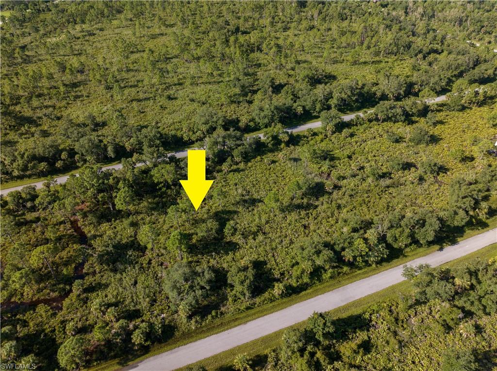 Punta Gorda Airport (PGD) and Southwest Florida International Airport (RSW) are within driving distance.