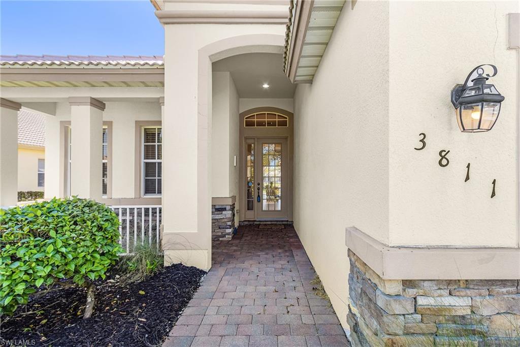 Covered entry with pavers