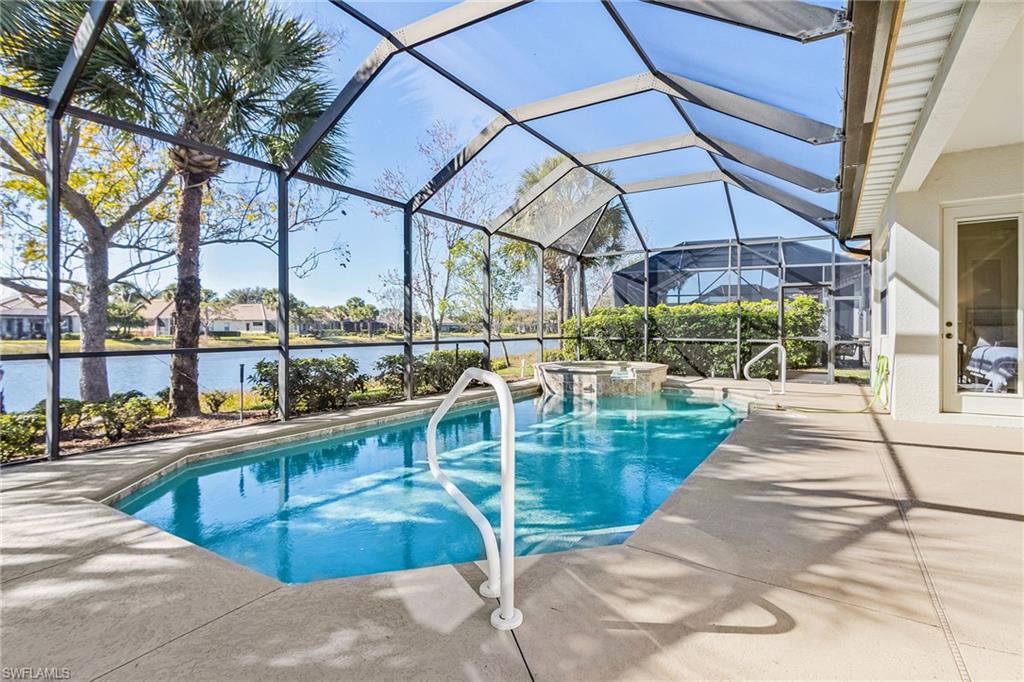 beautiful pool and hot tub