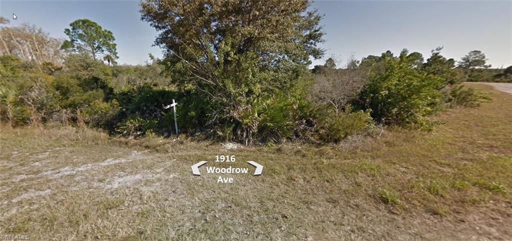 Frontal view of property
