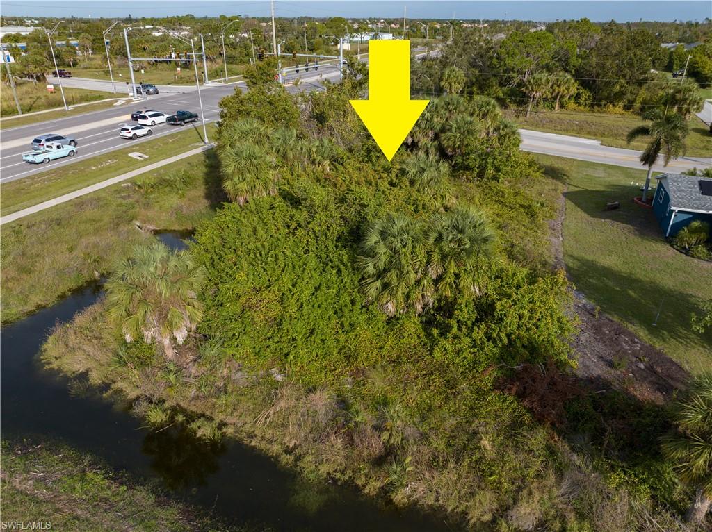 Surrounded by beaches, boating, fishing, golf courses, parks, and outdoor recreation, this Englewood vacant lot is ideal for a primary residence, seasonal home, or long-term investment property.
