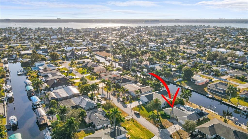 Arial view showing the properties fantastic boating location. Only miniutes to the Caloosahatchee River and the Gulf of Mexico.