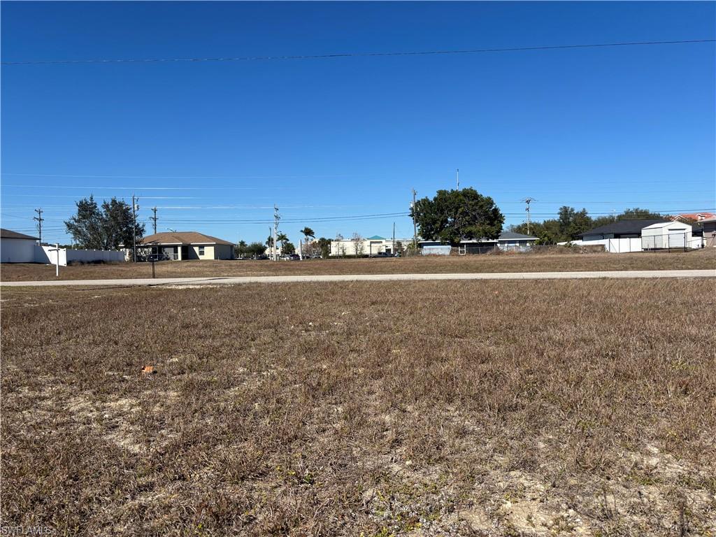 View of yard with a residential view