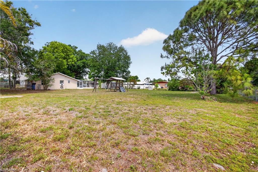 Extra lots available next door to home
