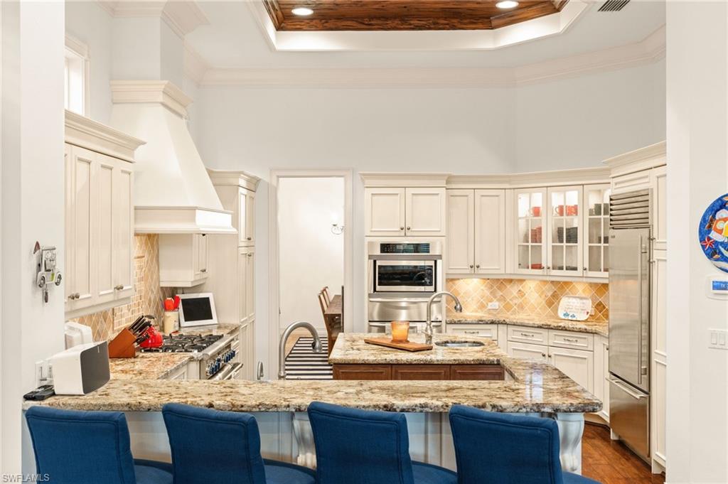 9085 Terranova DR photo 11