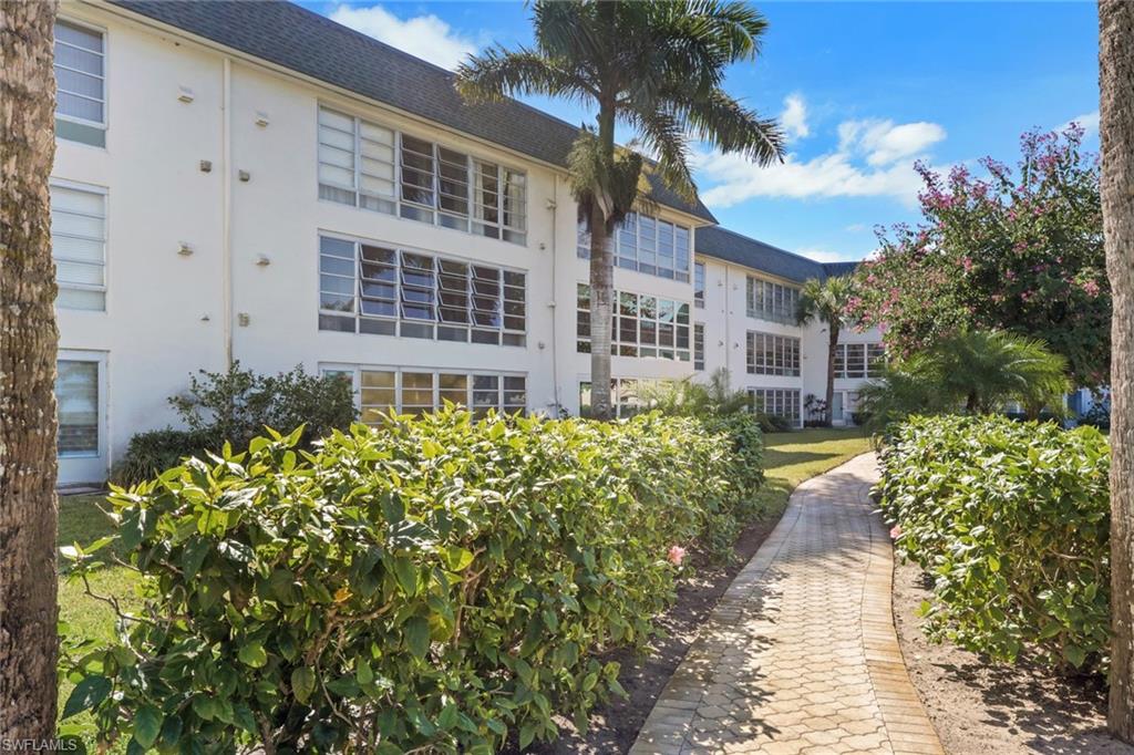 Pool-facing orientation with added privacy and reduced noise due to the moat separation.