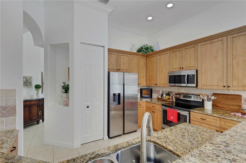 20515 Foxworth CIR photo 13