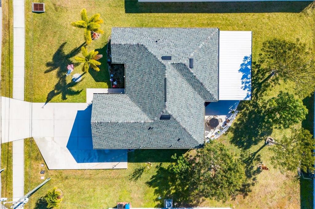 Aerial view of property and surrounding area