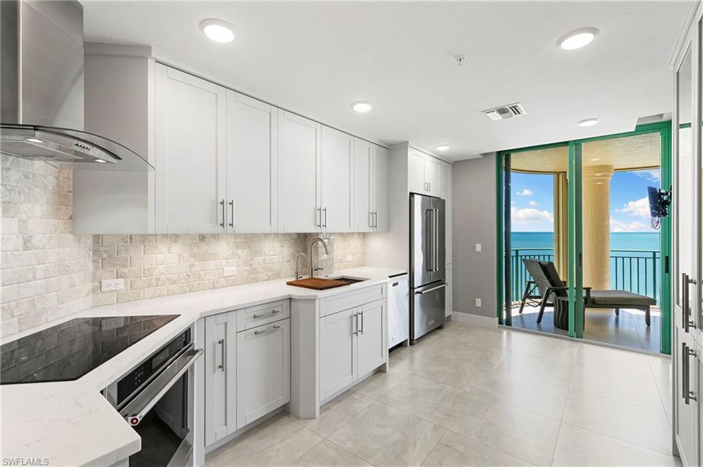 980 Cape Marco DR 1102 photo 9