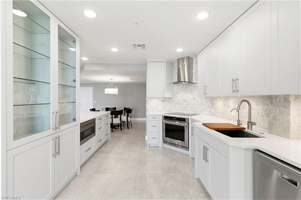 980 Cape Marco DR 1102 photo 10